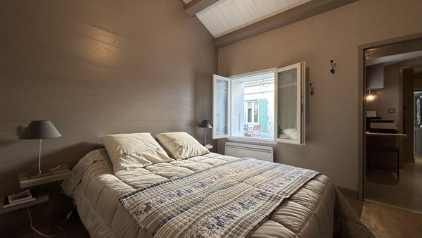 Maison bourgeoise d’exception au cœur de La Flotte – Charme, lumière et aperçu océan