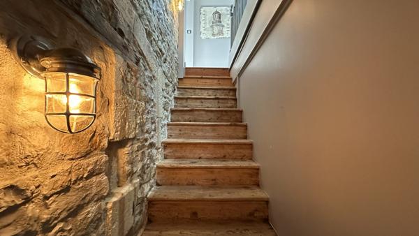 Maison bourgeoise d’exception au cœur de La Flotte – Charme, lumière et aperçu océan