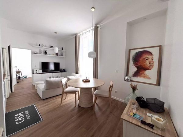 NIMES - CENTRE VILLE - ARENES - MAISON DE VILLE + APPARTEMENT - TERRASSE - GARAGE - CAVE