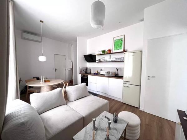 NIMES - CENTRE VILLE - ARENES - MAISON DE VILLE + APPARTEMENT - TERRASSE - GARAGE - CAVE