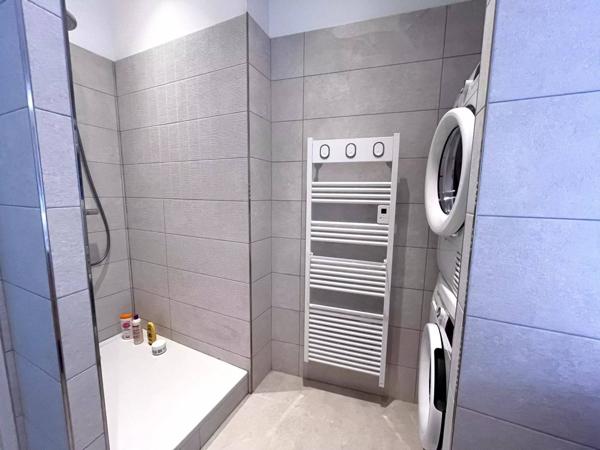 NIMES - CENTRE VILLE - ARENES - MAISON DE VILLE + APPARTEMENT - TERRASSE - GARAGE - CAVE