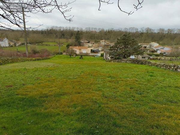 Terrain à Batir à vendre à Saint-Maxire dans les Deux-Sèvres (79410), ref : 79003/282