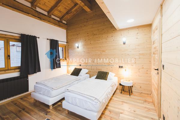 Maison
                                                                                                                                                                                                                                                                                                                        14 pièce(s)                                                                                                                                                                                                          8 chambre(s)                                                                                                                                                                                                          302  m²