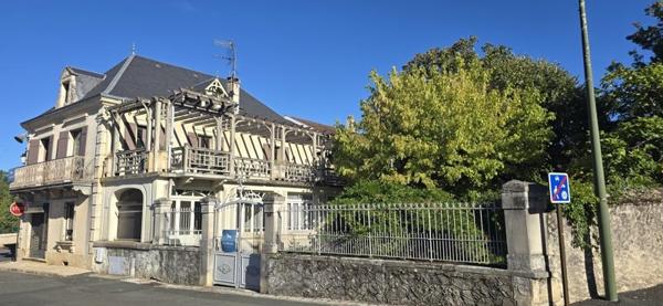 Maison à vendre 286 000 € Thenon 8 p 280 m² DPE D