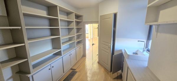 Maison à vendre 286 000 € Thenon 8 p 280 m² DPE D