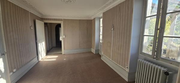 Maison à vendre 286 000 € Thenon 8 p 280 m² DPE D