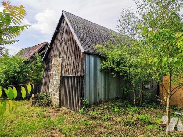 LA MENIL DE BRIOUZE: Maison à restaurer 2 chambres, garage