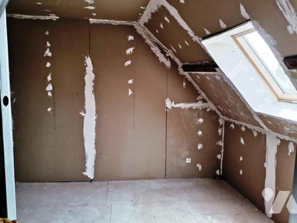 LA MENIL DE BRIOUZE: Maison à restaurer 2 chambres, garage