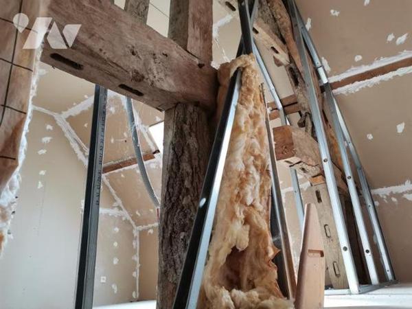 LA MENIL DE BRIOUZE: Maison à restaurer 2 chambres, garage