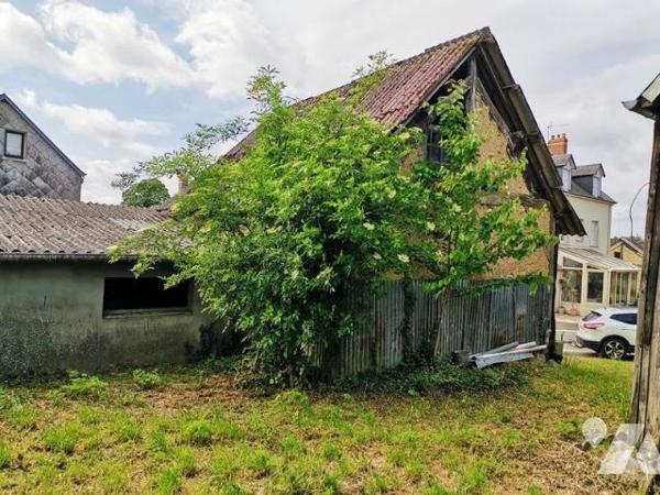 LA MENIL DE BRIOUZE: Maison à restaurer 2 chambres, garage