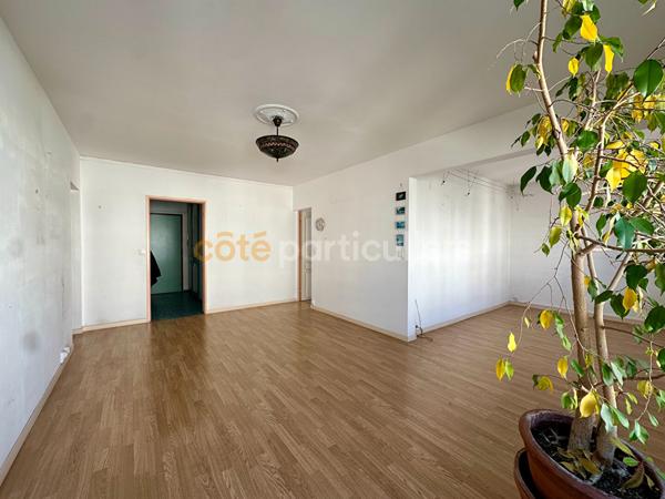 Vente
                Appartement92 m² - 4 Pièces -
                    MERIGNAC (33700)