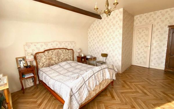 Maison à vendre    3 pièces •  Issou