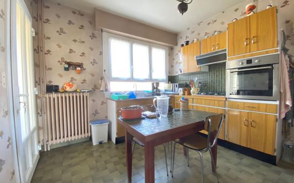 Maison à vendre    3 pièces •  Issou