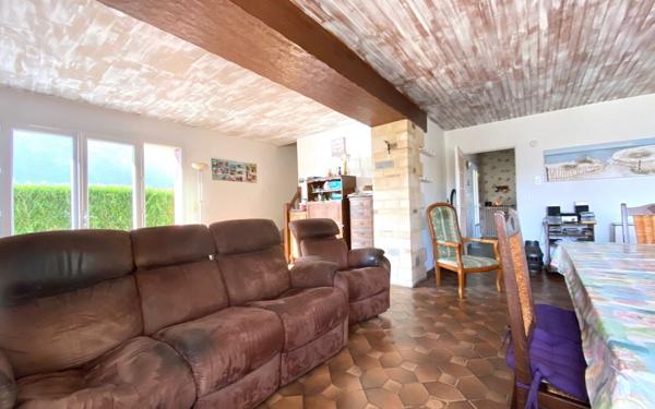 Maison à vendre    3 pièces •  Issou