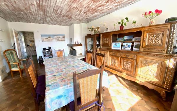 Maison à vendre    3 pièces •  Issou