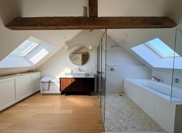 LONGÈRE D’EXCEPTION + REVENUS LOCATIFS à 12 mn de Rennes