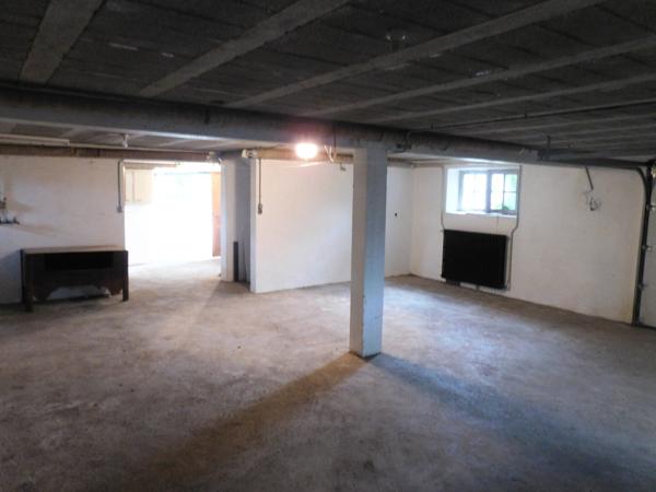 87240 AMBAZAC - Maison familiale de 184 m²