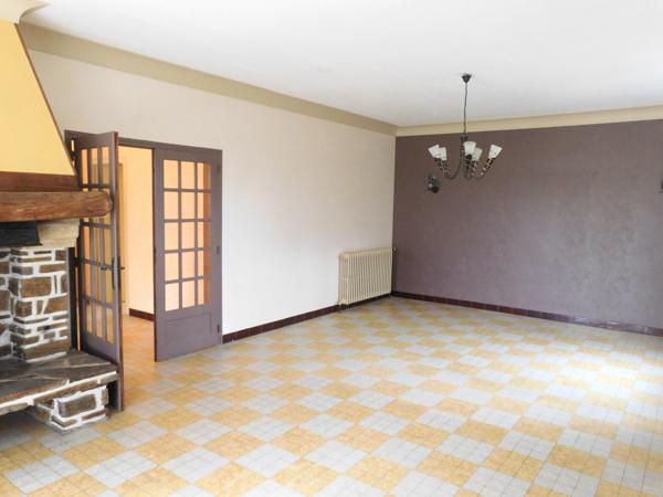 87240 AMBAZAC - Maison familiale de 184 m²
