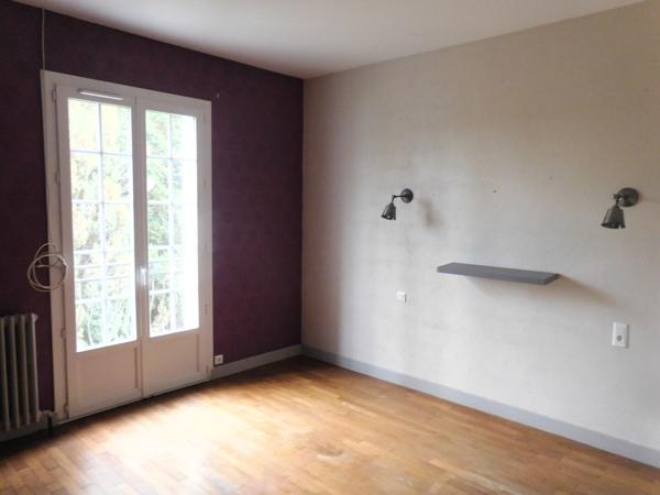 87240 AMBAZAC - Maison familiale de 184 m²