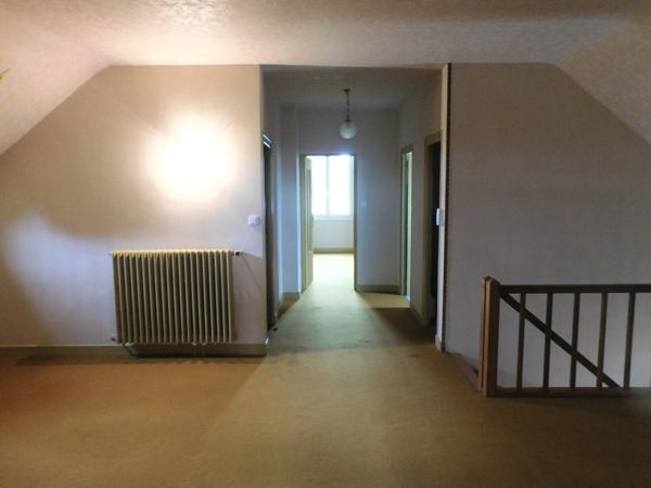 87240 AMBAZAC - Maison familiale de 184 m²