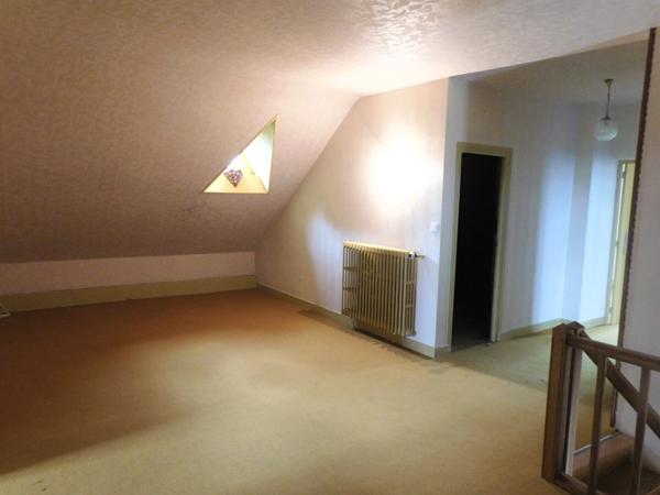 87240 AMBAZAC - Maison familiale de 184 m²