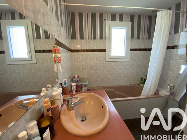 Maison à vendre 9 pièces 140 m² Saint-Martin-de-Saint-Maixent