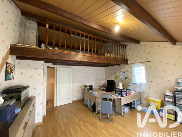 Maison à vendre 9 pièces 140 m² Saint-Martin-de-Saint-Maixent