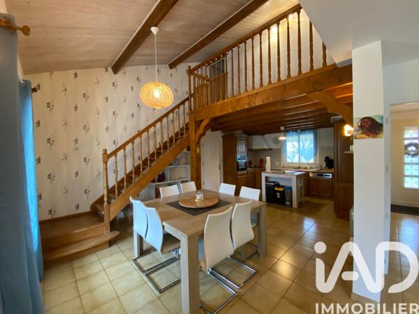 Maison à vendre 9 pièces 140 m² Saint-Martin-de-Saint-Maixent