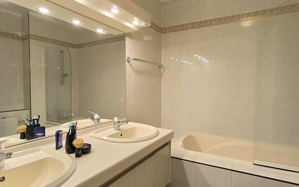 Appartement à vendre    4 pièces • 131,89 m2 Prévessin-Moëns