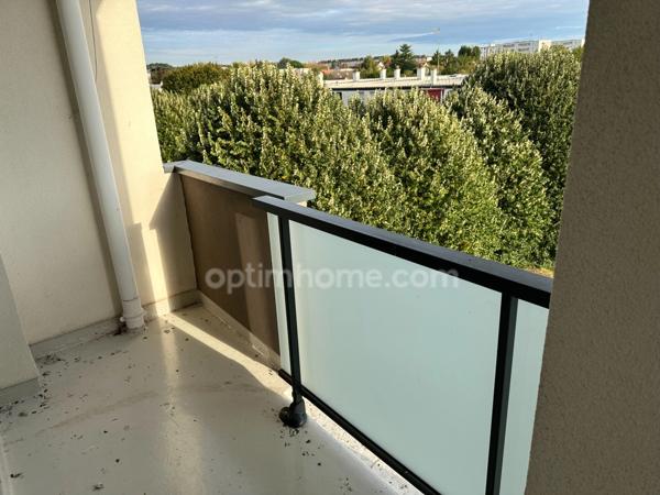 SAINT JEAN DE LA RUELLE au pied du Tram Rol Tanguy Appartement très lumineux de 68 m2