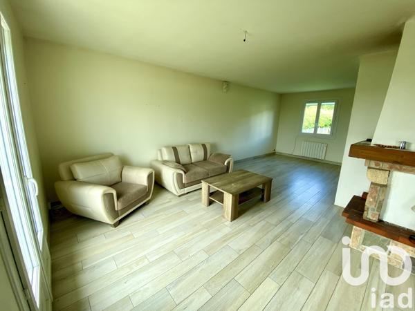 Maison à vendre 5 pièces 93 m² Saint-Hilaire-sur-Puiseaux