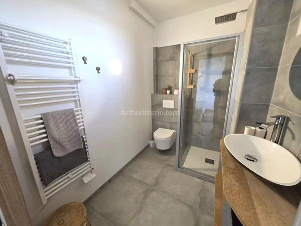 Vente                                                      Appartement
                        
                     2 pièces                      48 m2                     à Fréjus