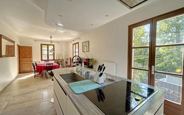 Maison à vendre    7 pièces • 207,83 m2 Gif-sur-Yvette