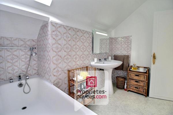 1h de Paris Bercy -10 mn de la Gare de Montargis à pied, ELEGANTE MEULIERE de 6 PIECES + GARAGE et STUDIO (à rénover), JARDIN