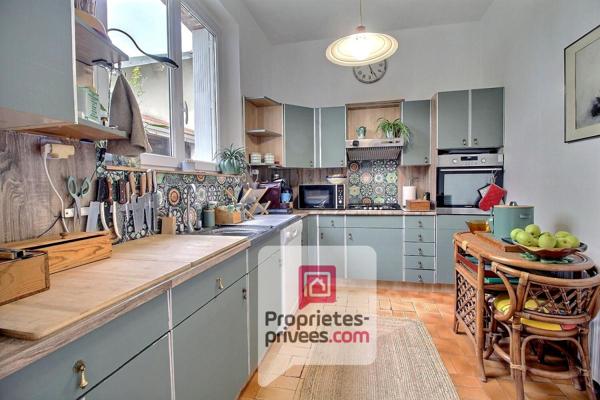 1h de Paris Bercy -10 mn de la Gare de Montargis à pied, ELEGANTE MEULIERE de 6 PIECES + GARAGE et STUDIO (à rénover), JARDIN