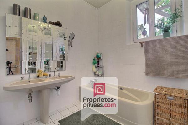 1h de Paris Bercy -10 mn de la Gare de Montargis à pied, ELEGANTE MEULIERE de 6 PIECES + GARAGE et STUDIO (à rénover), JARDIN