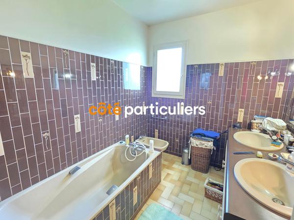 Vente Maison160 m² - 6 Pièces - VILLENEUVE SUR YONNE (89500)