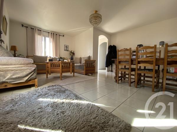 Appartement F4 à vendre  2 pièces - 88 m 2   MARSEILLE  - 13007