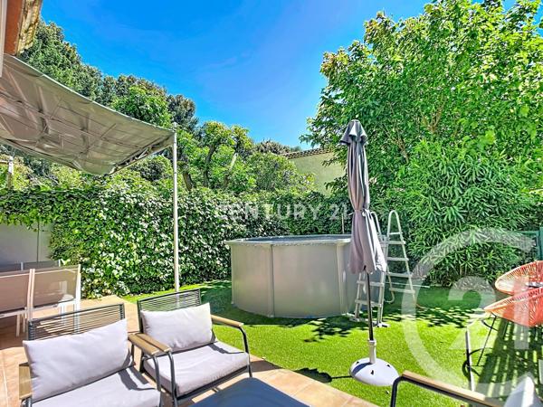 Appartement F4 à vendre  2 pièces - 88 m 2   MARSEILLE  - 13007