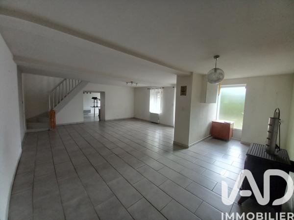Maison à vendre 5 pièces 140 m² Courcité