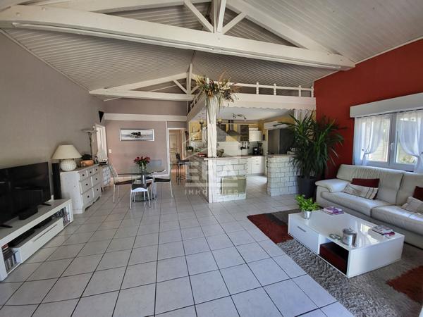 BREUILLET PROCHE CENTRE - MAISON PLAIN-PIEDS AVEC JARDIN