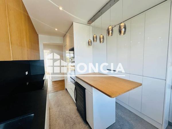 Location Appartement 5 pièces 115 m² - 1 AVENUE DE GUISE Chantilly 60500