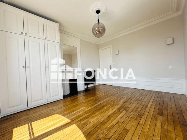 Location Appartement 5 pièces 115 m² - 1 AVENUE DE GUISE Chantilly 60500