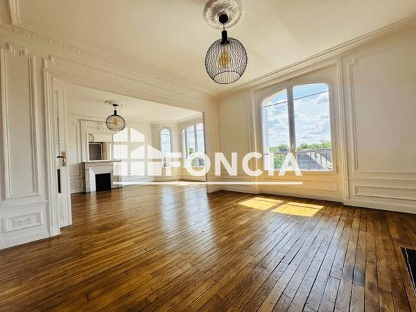 Location Appartement 5 pièces 115 m² - 1 AVENUE DE GUISE Chantilly 60500