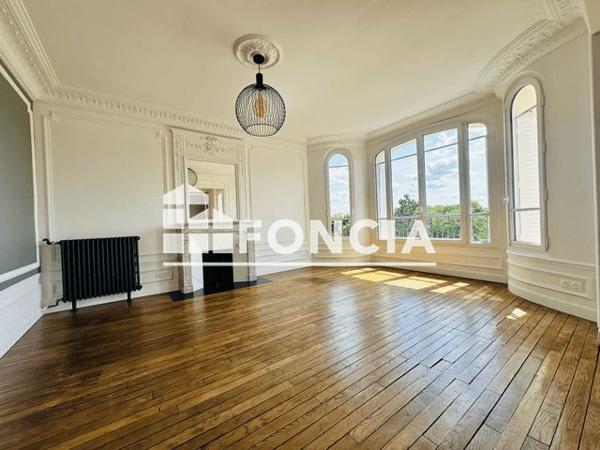 Location Appartement 5 pièces 115 m² - 1 AVENUE DE GUISE Chantilly 60500