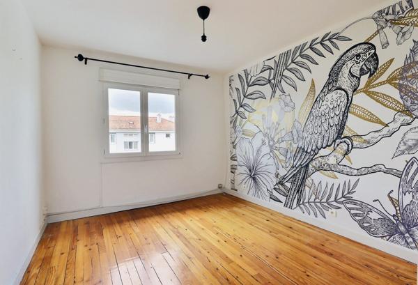 PETITE MAISON COUP DE COEUR AVEC GARAGE ET JARDIN