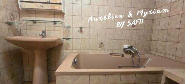 Ensemble immobilier mixte de 182 m² à rénover