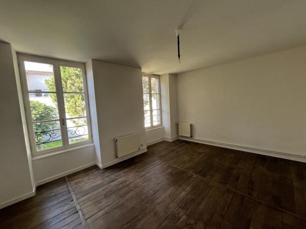 Appartement à louer |  Ruffec |  4 pièces | 106 m²