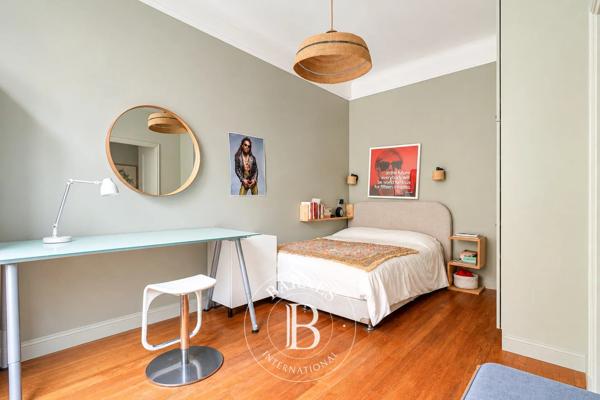 Paris 16ème, Appartement 5 Chambres -  170 m² à vendre