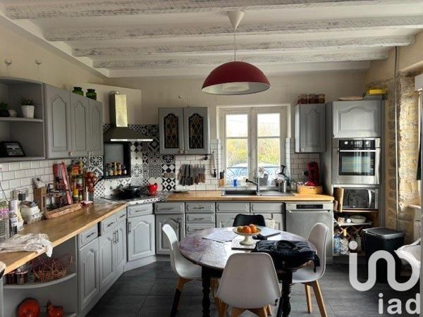 Maison traditionnelle 6 pièces de 110 m² à Plouhinec (29780)